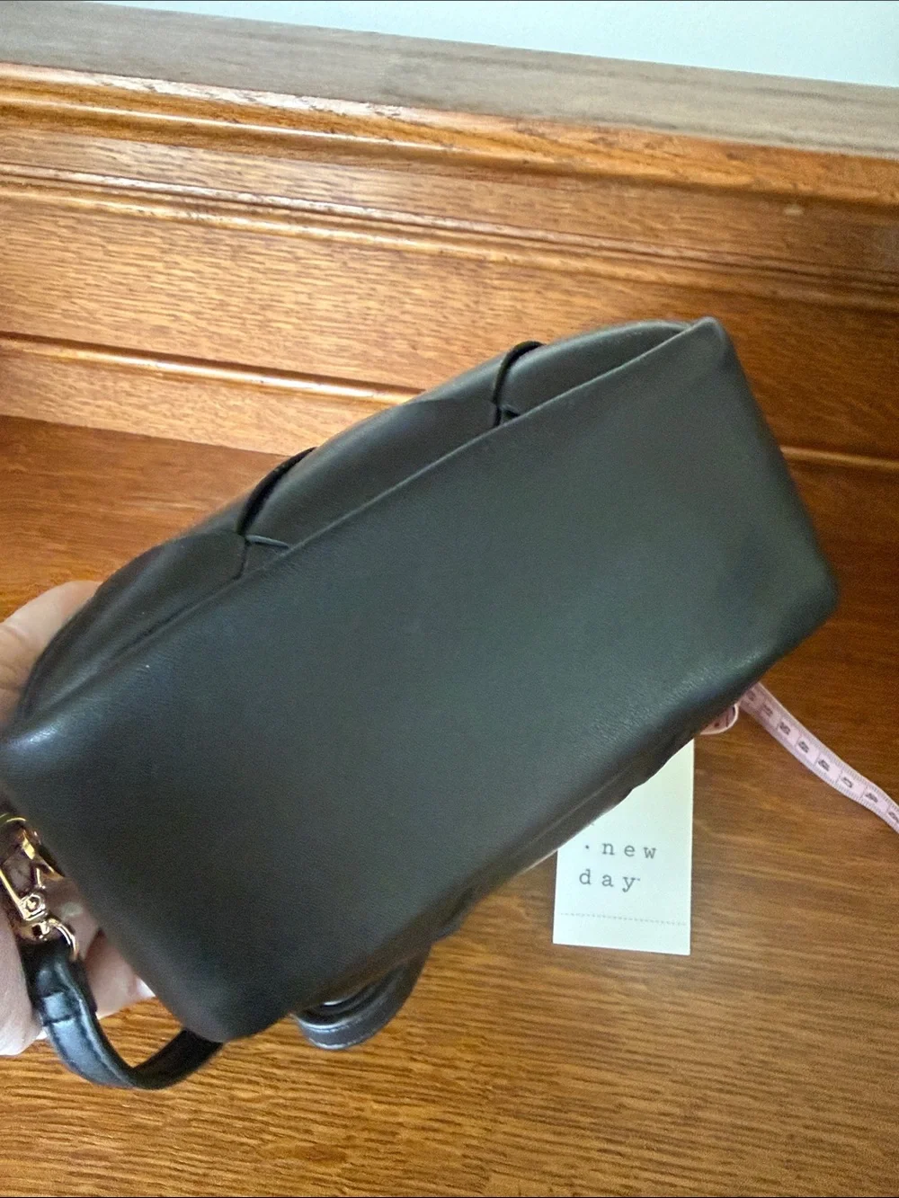 compact black